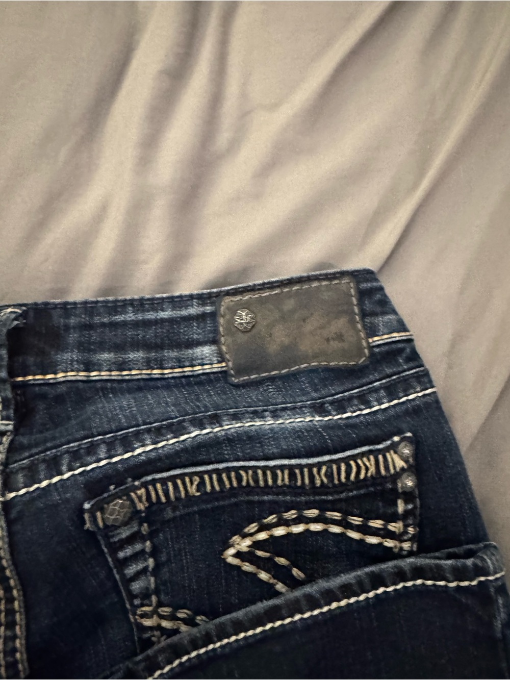 Silver Jeans - Picture 2 of 4